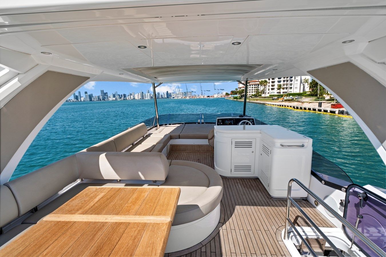 Buy a yacht Smitten 68