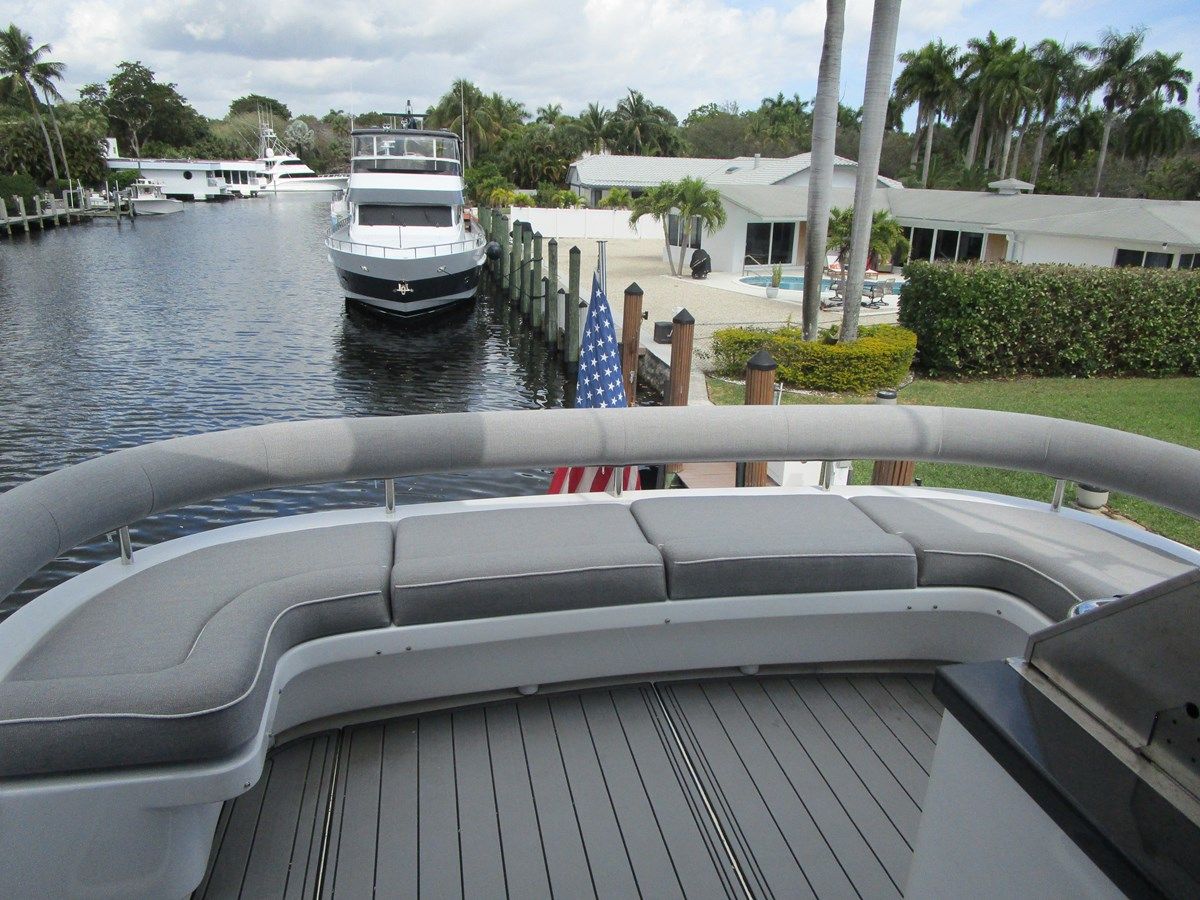 Купить яхту SHORE GIRL - NEPTUNUS в Shestakov Yacht Sales