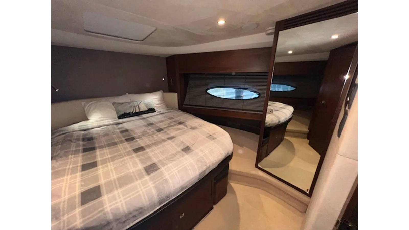 Лучшая цена на DEBT SETTER 52 Fly