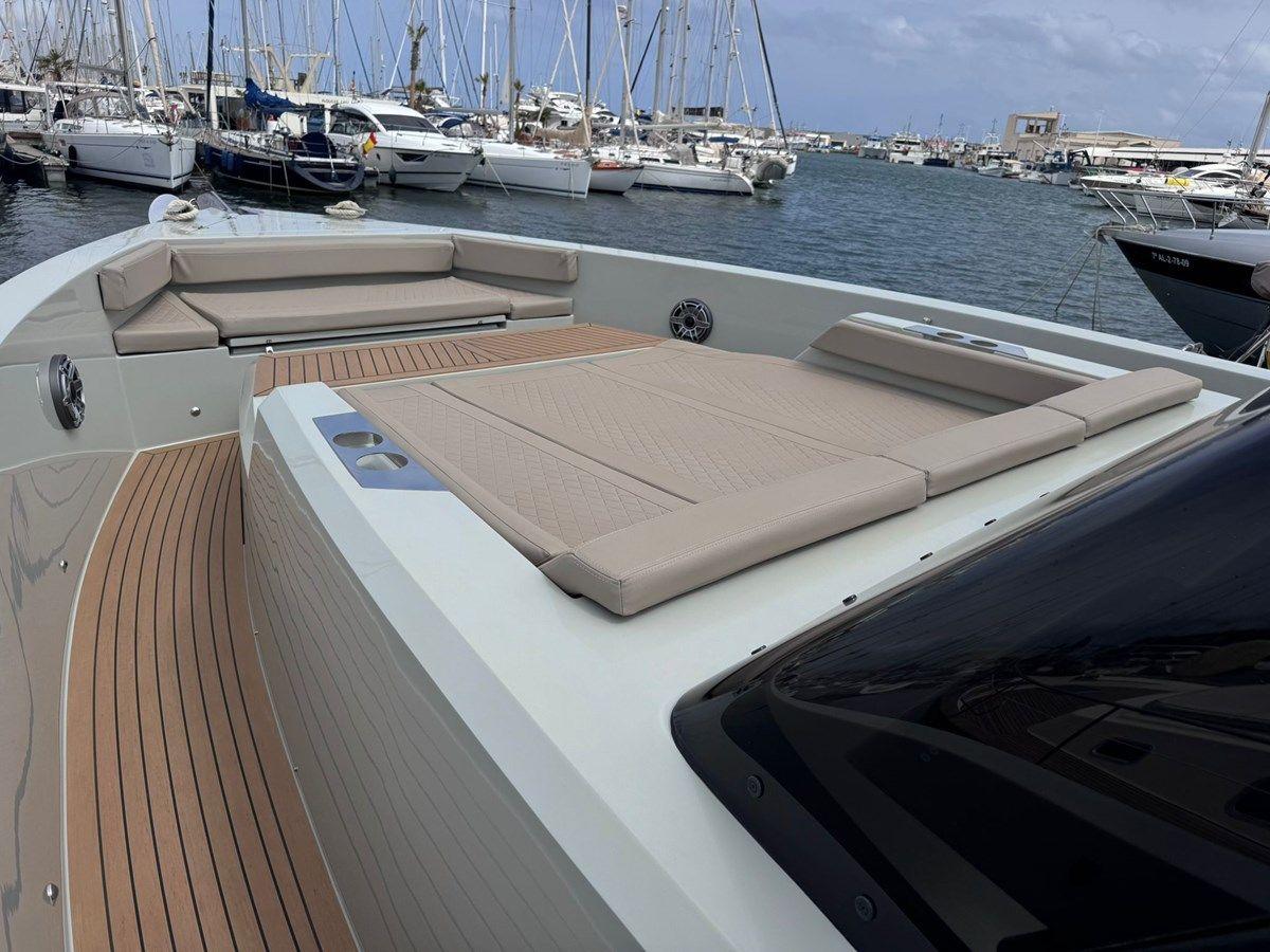 Bavaro - DE ANTONIO YACHTS yacht sale