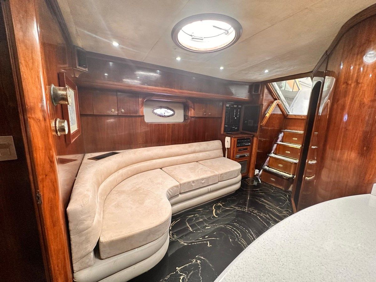 Buy a yacht Navigator Californian Veneti 2002