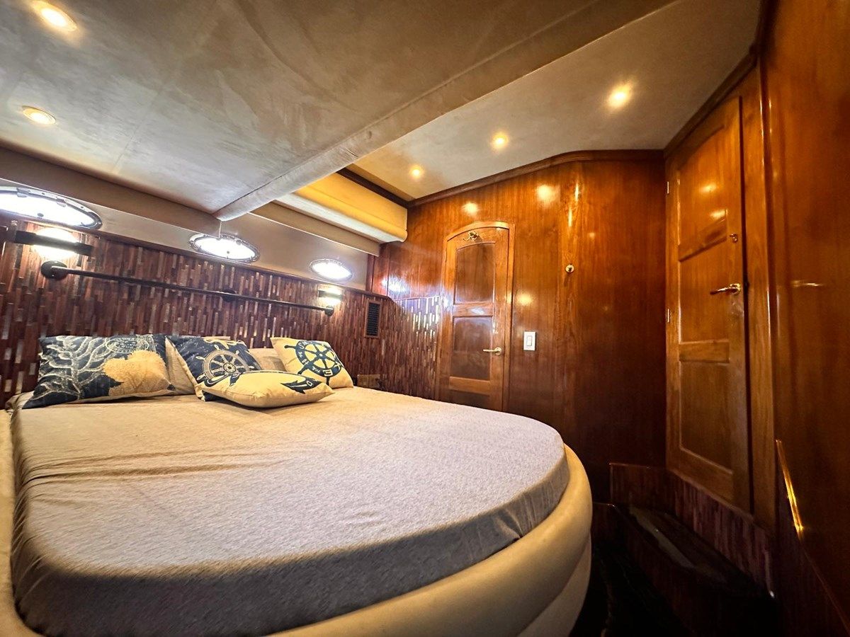 Стоимость яхты Navigator Californian Veneti 2002