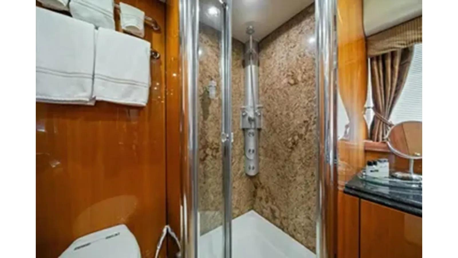 Buy a yacht VANGUARD - Sunseeker