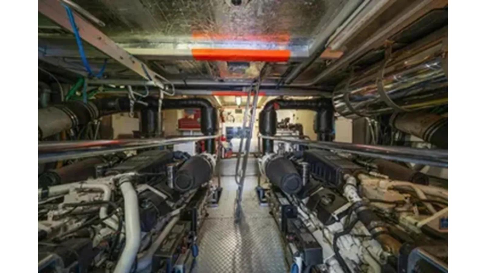 Buy a yacht VANGUARD 82