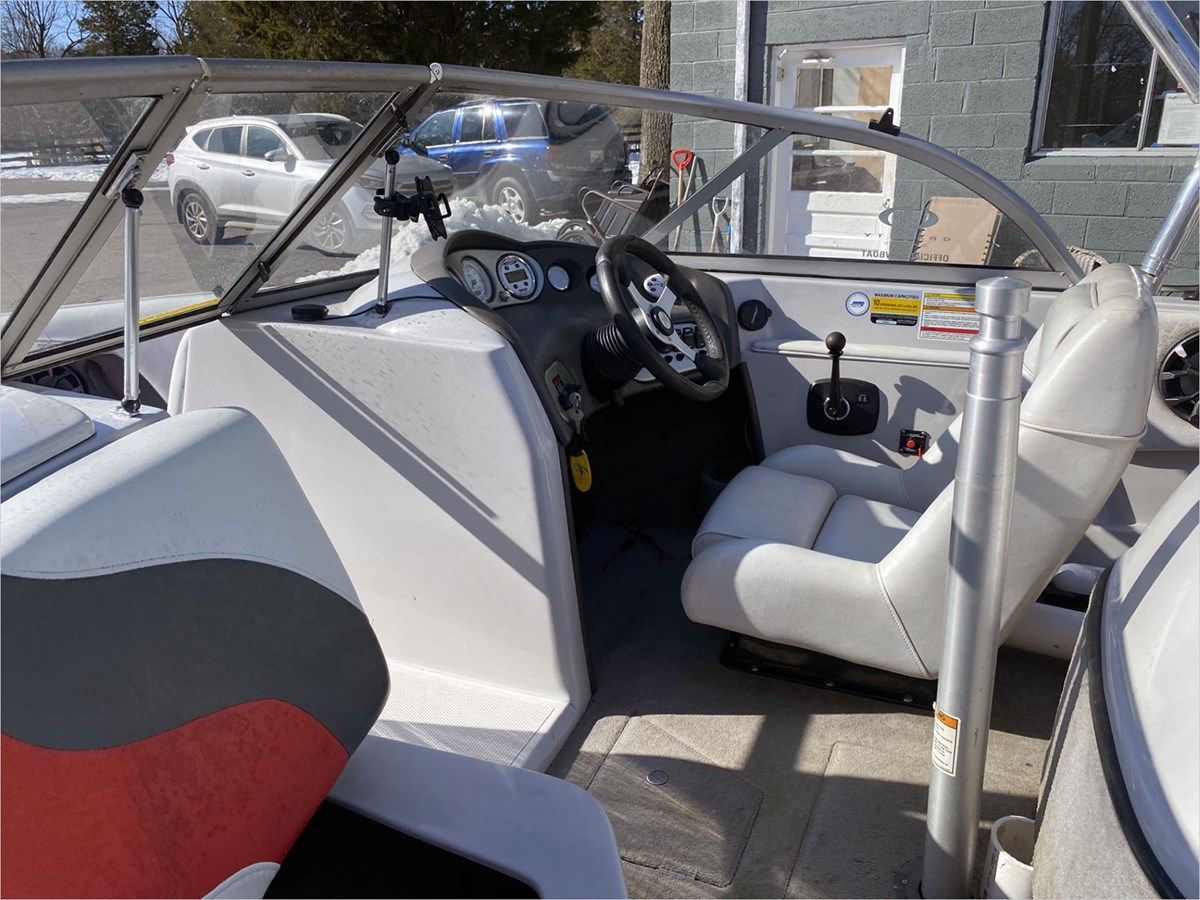 best yacht sales deals 21' Moomba 2005 Outback 21