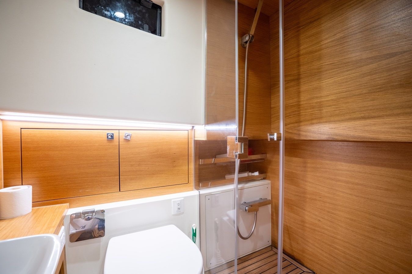 Buy a yacht 3 amici - DE ANTONIO YACHTS