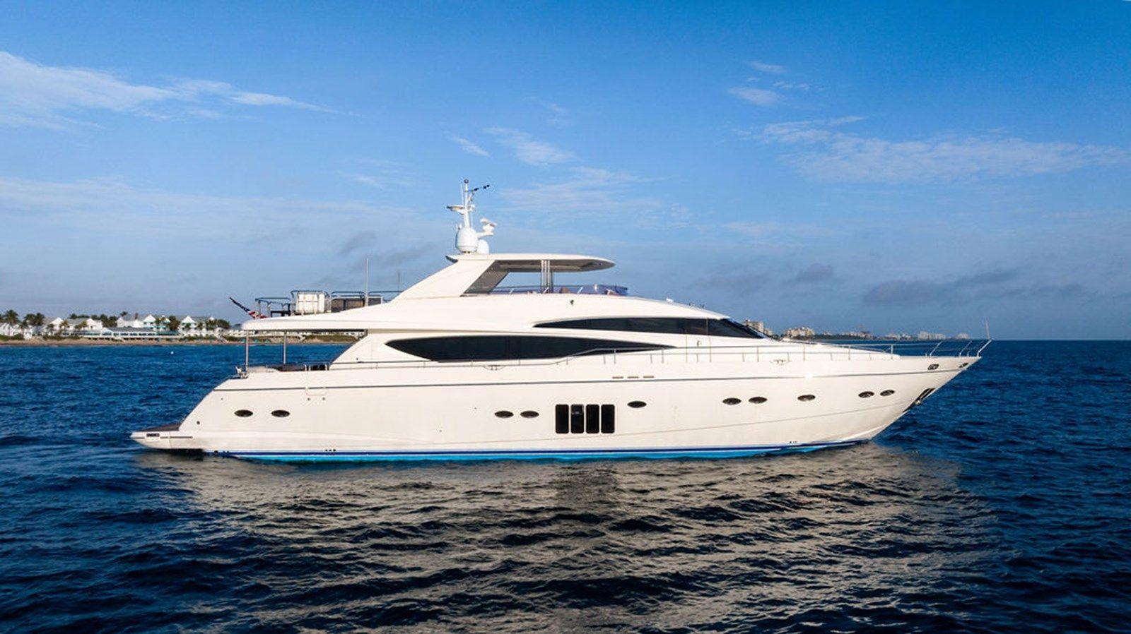 Buy a yacht Oasis 2010