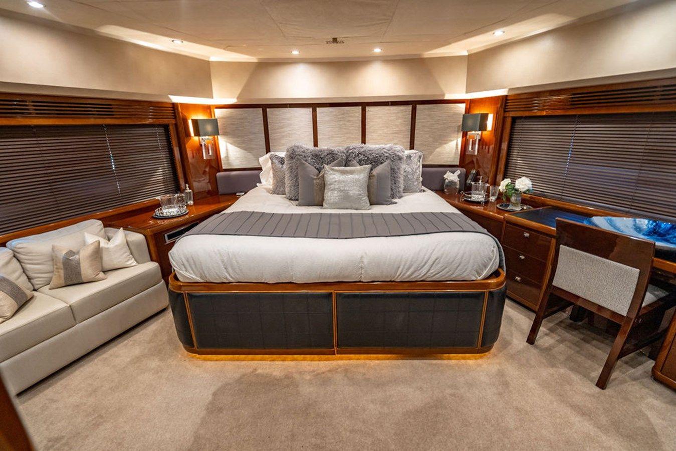 the best price on Oasis 95 Motor Yacht