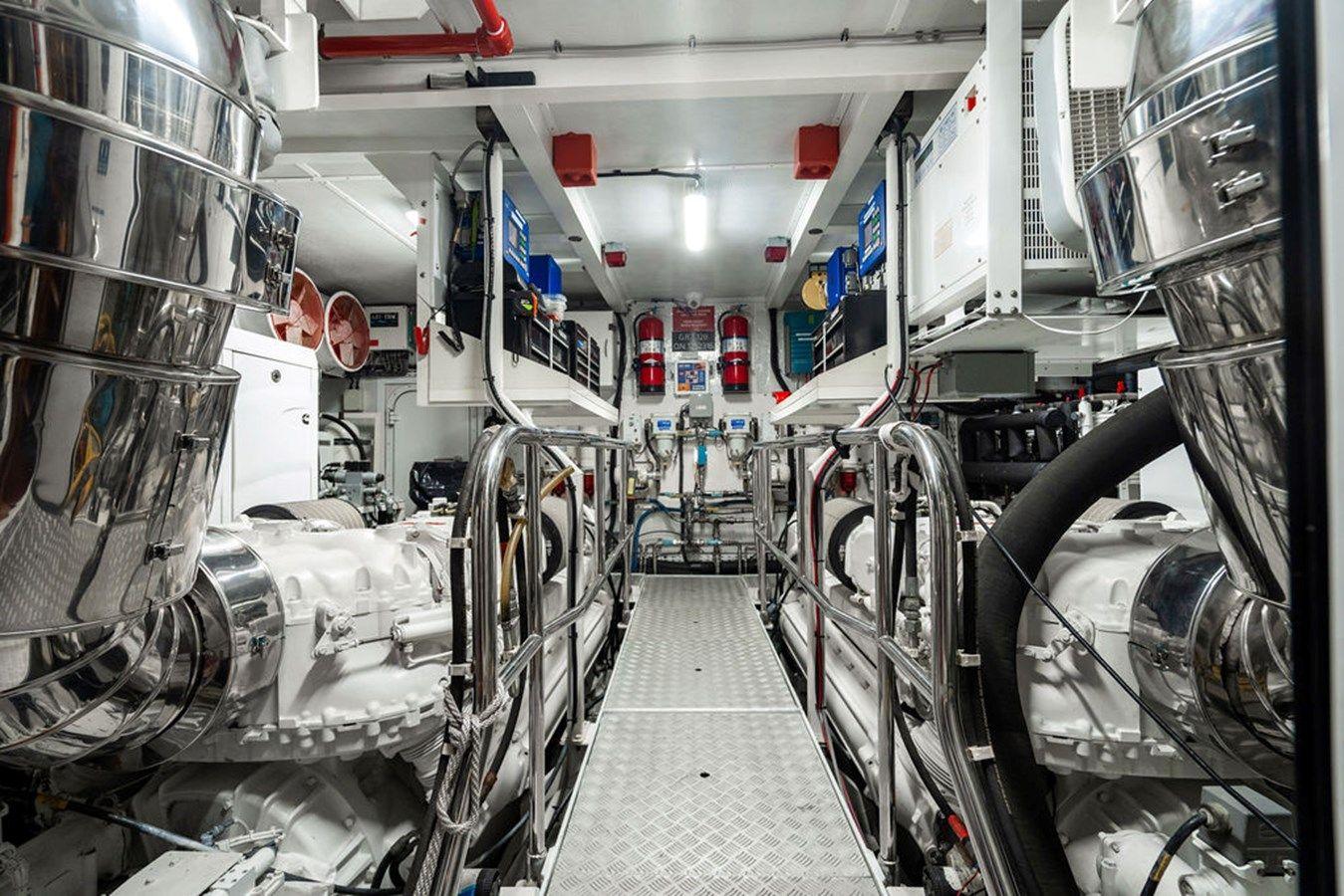 Buy a yacht Oasis 2010