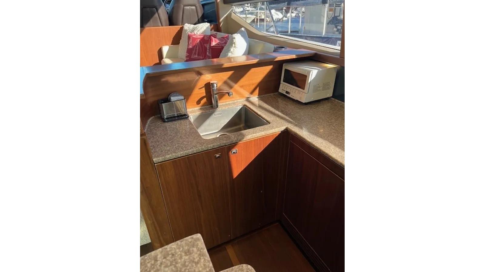 DEBT SETTER 52 Fly price