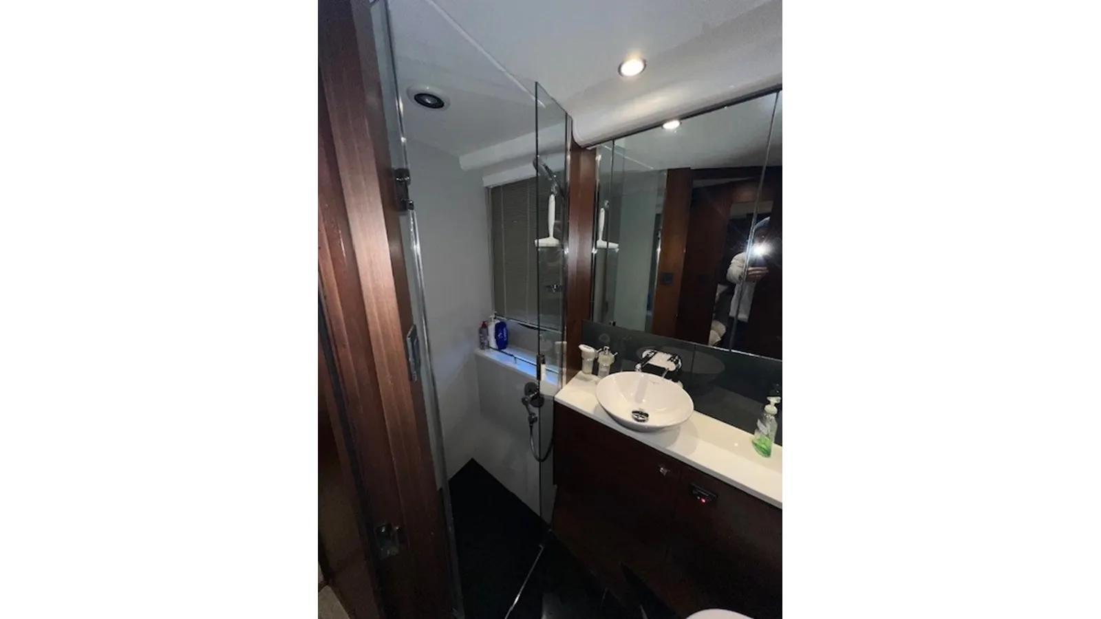 Buy a yacht DEBT SETTER 52 Fly