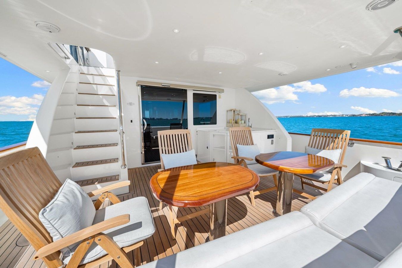 Buy a yacht Relentless 2010