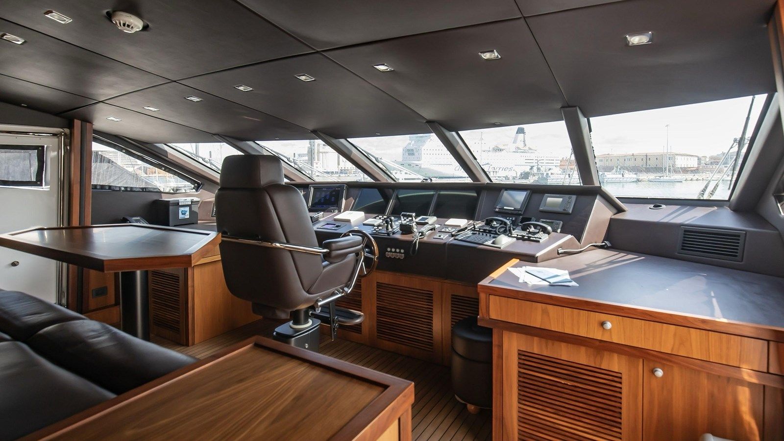 best yacht sales deals DESEO - Sunseeker