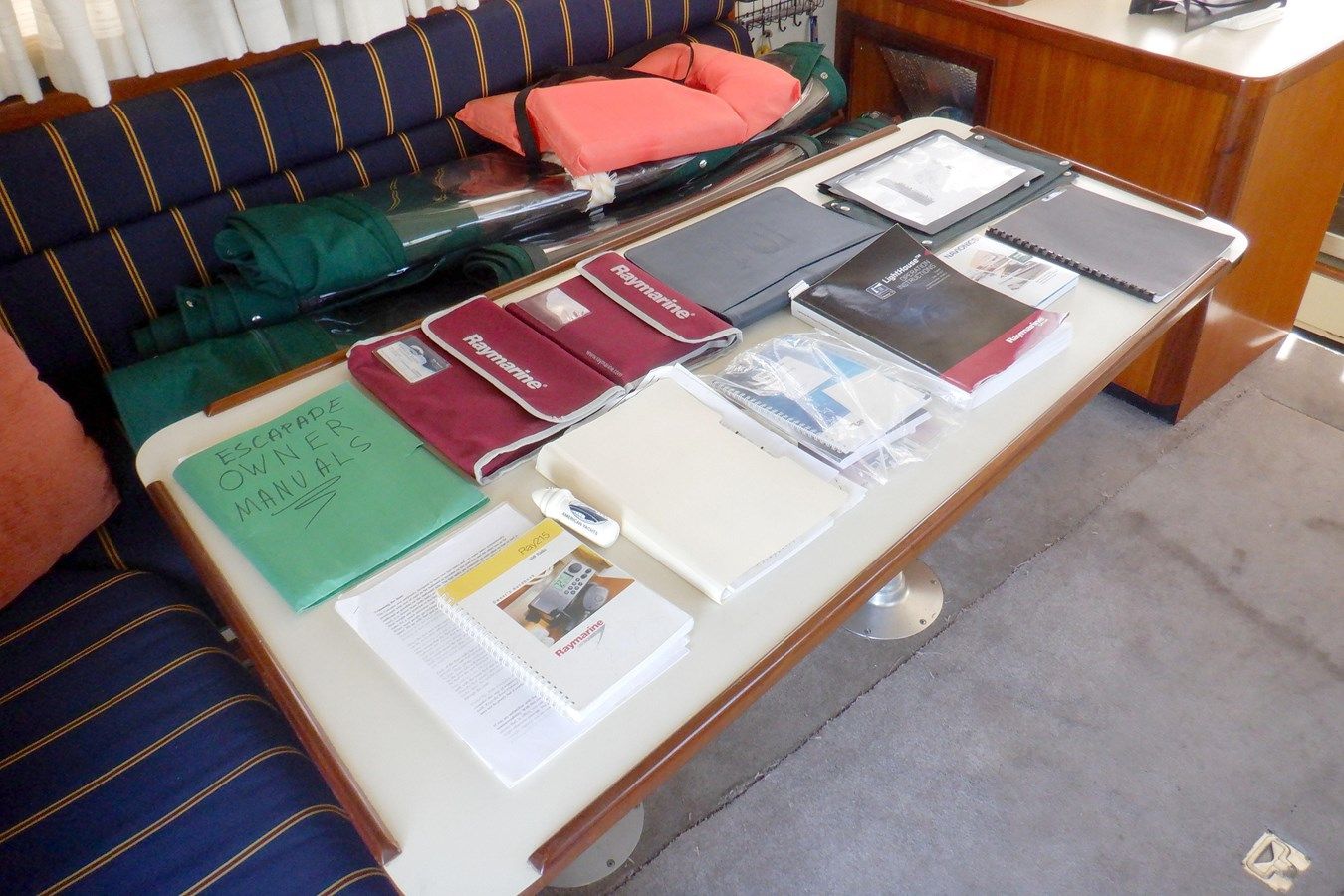 Buy a yacht Escapade - CAMANO