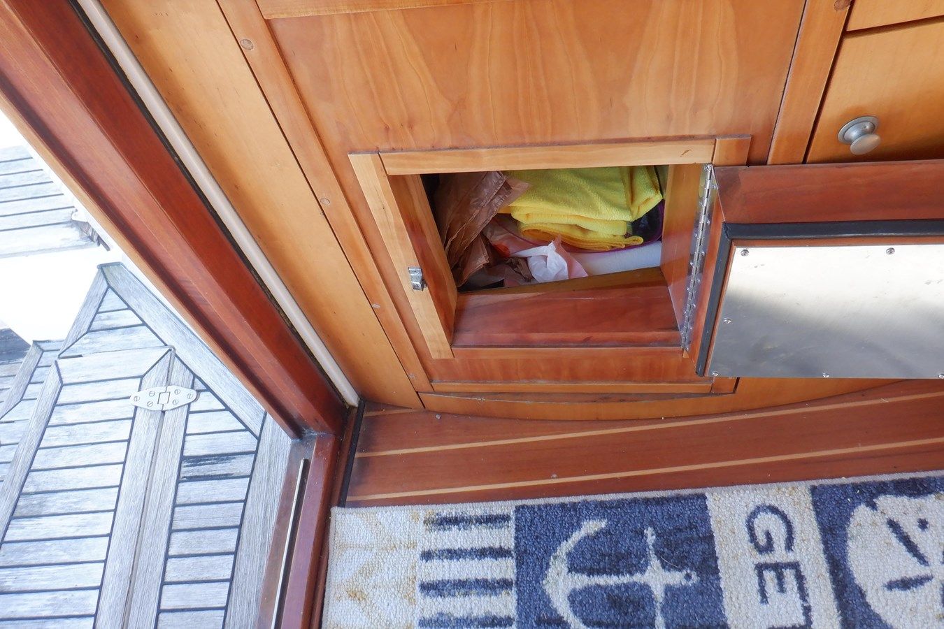 Buy a Vivace - LINSSEN at Shestakov Yacht Sales