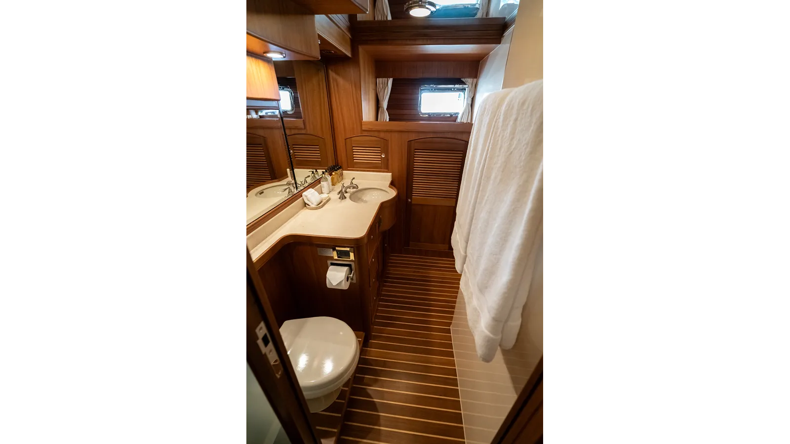 Buy a yacht RAT PACK Explorer