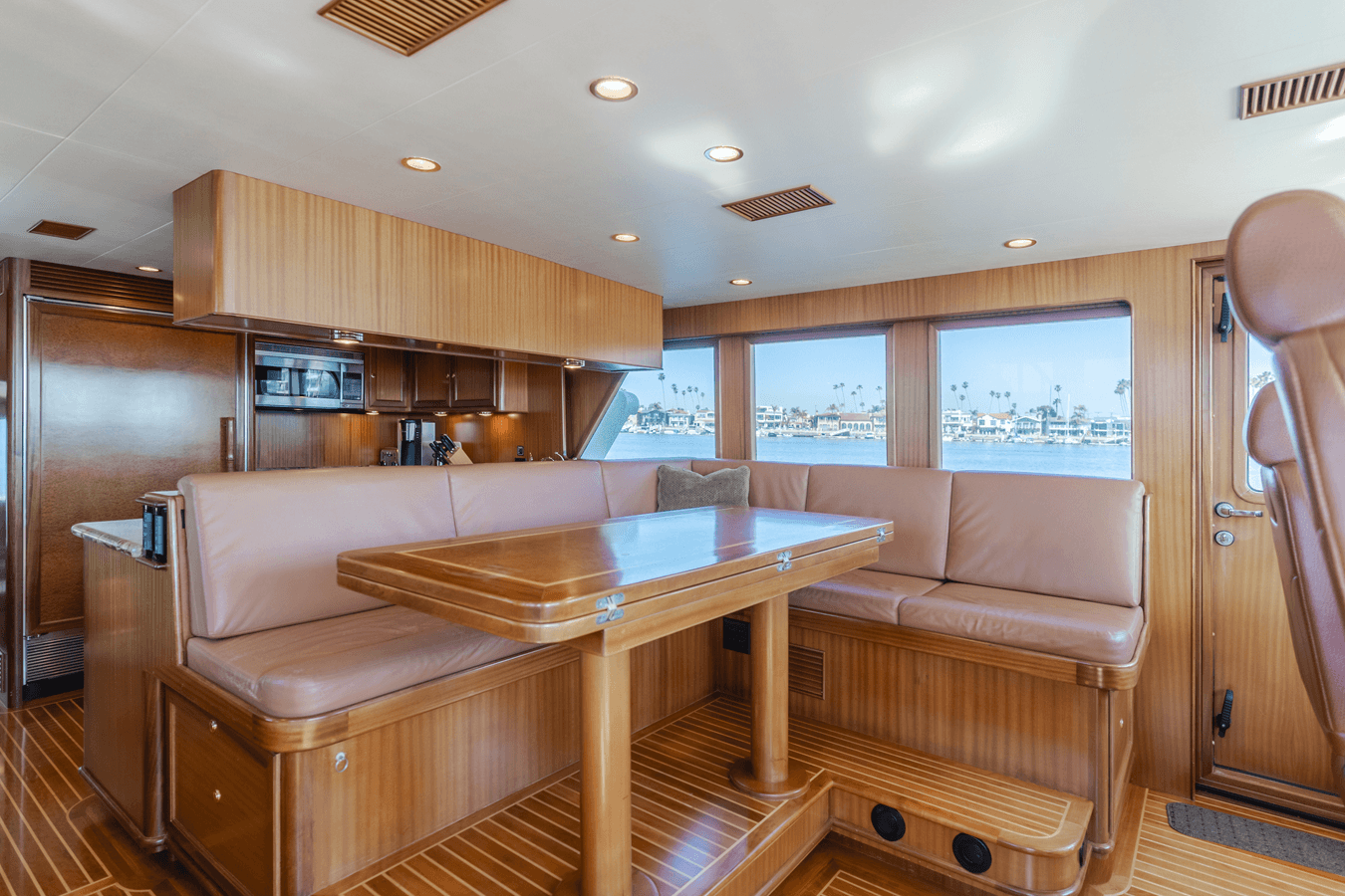 the best price on AL DI LA 2007