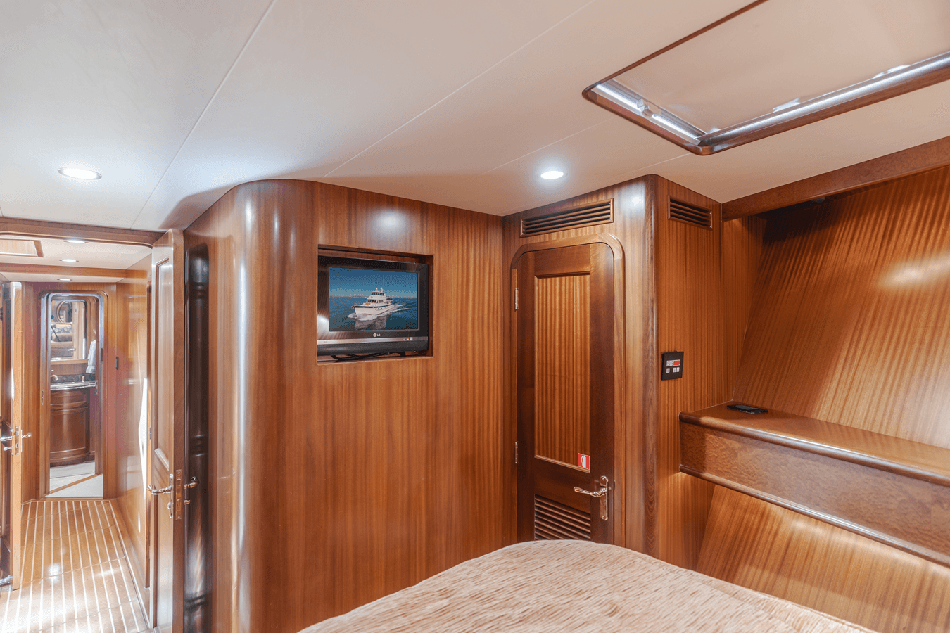 the best price on AL DI LA 88