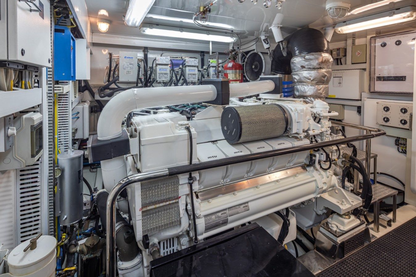 Buy a yacht Rhondavous