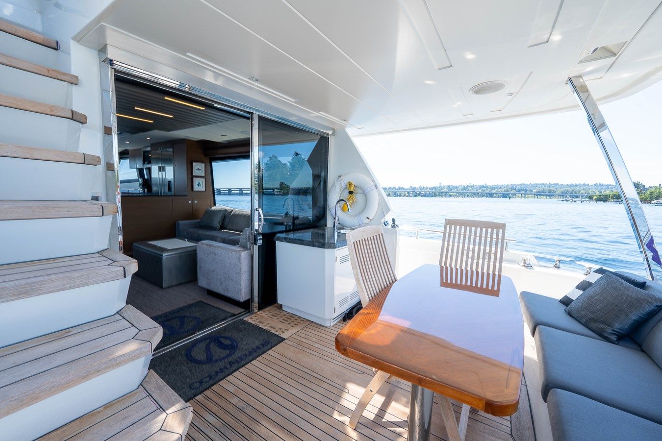 Buy a yacht Sub-Par 2017