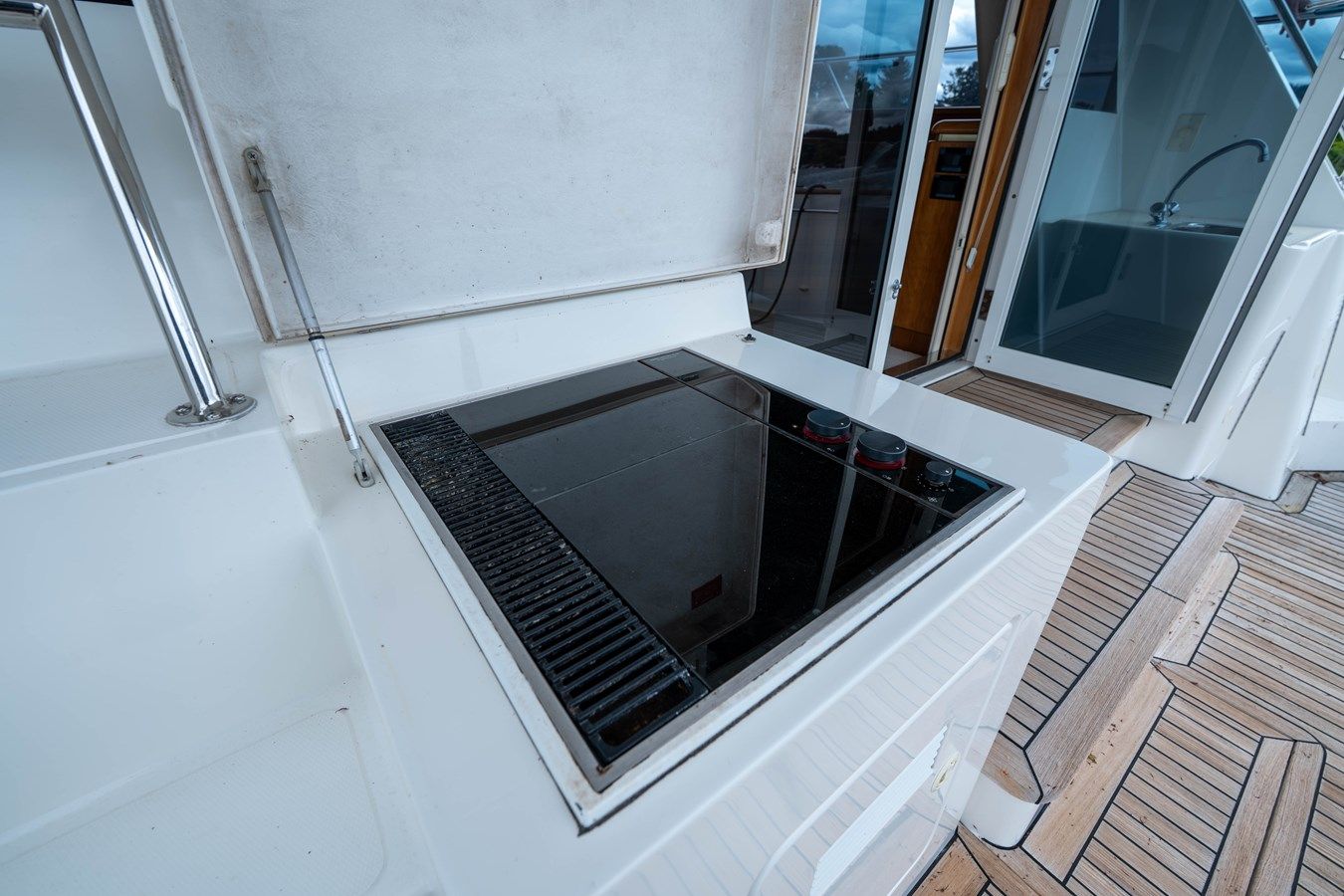 best yacht sales deals Solitude 2001