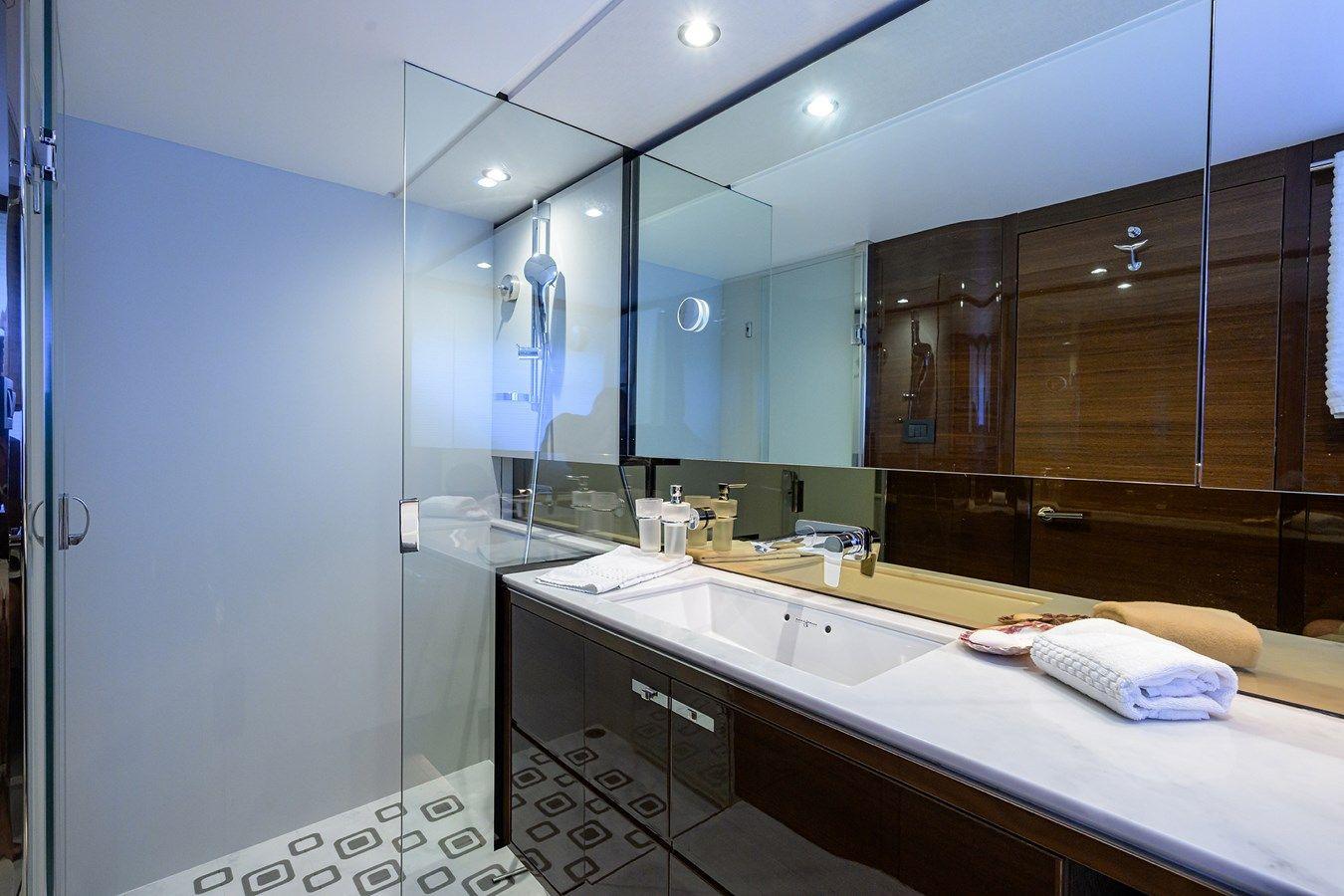 Buy a yacht MISS AMY