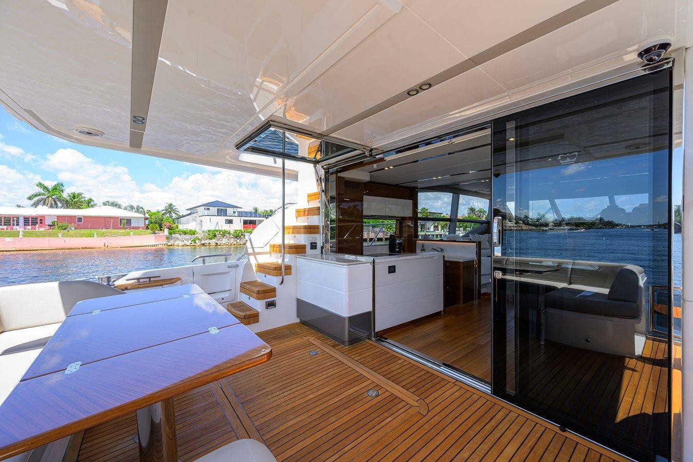 the best price on MISS AMY F70