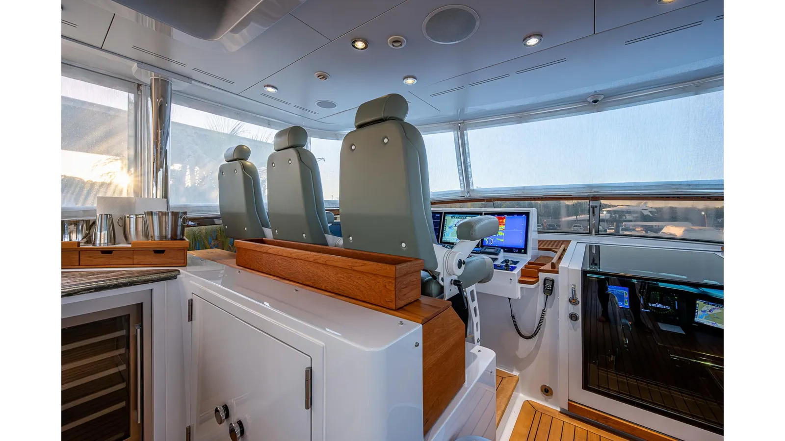 Buy a yacht KASHMIR - Broward Yacht