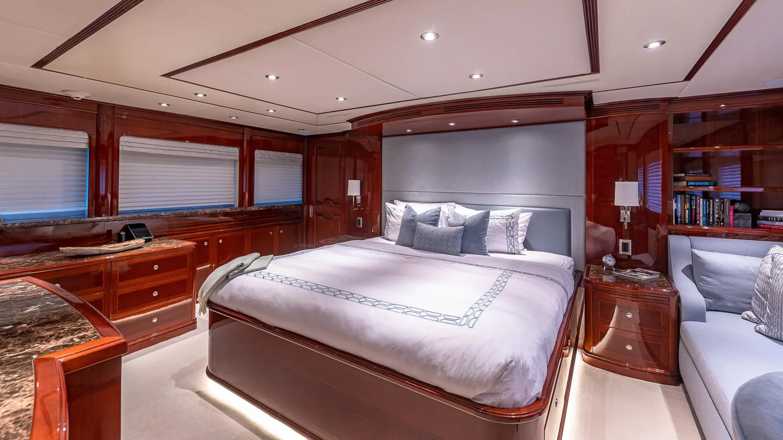 the best price on KASHMIR 2008