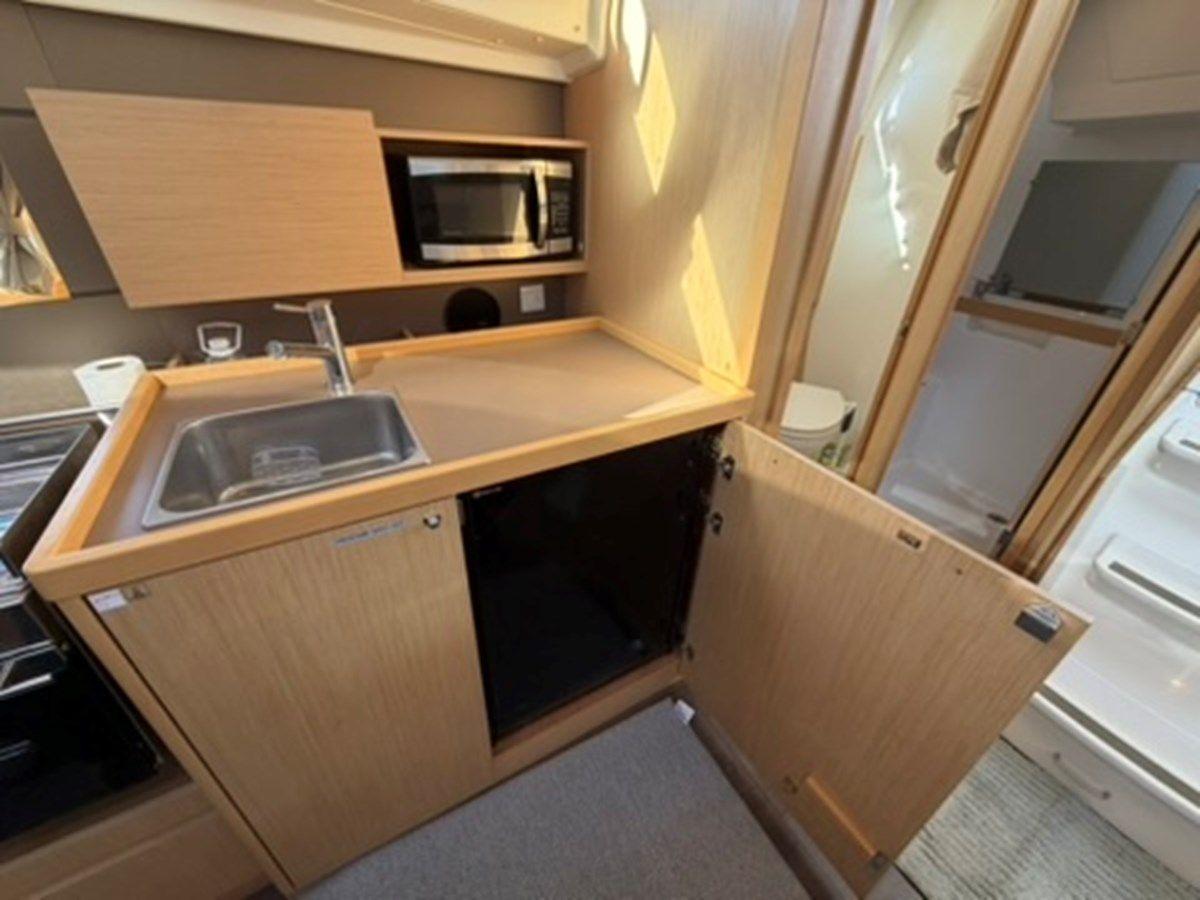 NEW LATITUDE 37 yacht sale