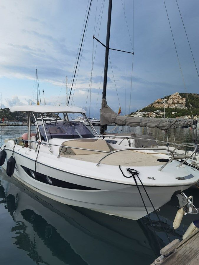 Купить яхту Hedone IV 32 в Shestakov Yacht Sales