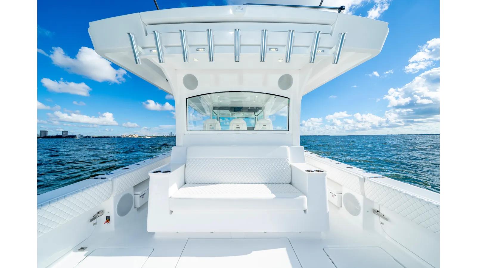 the best price on 48 CAMPEON - HCB