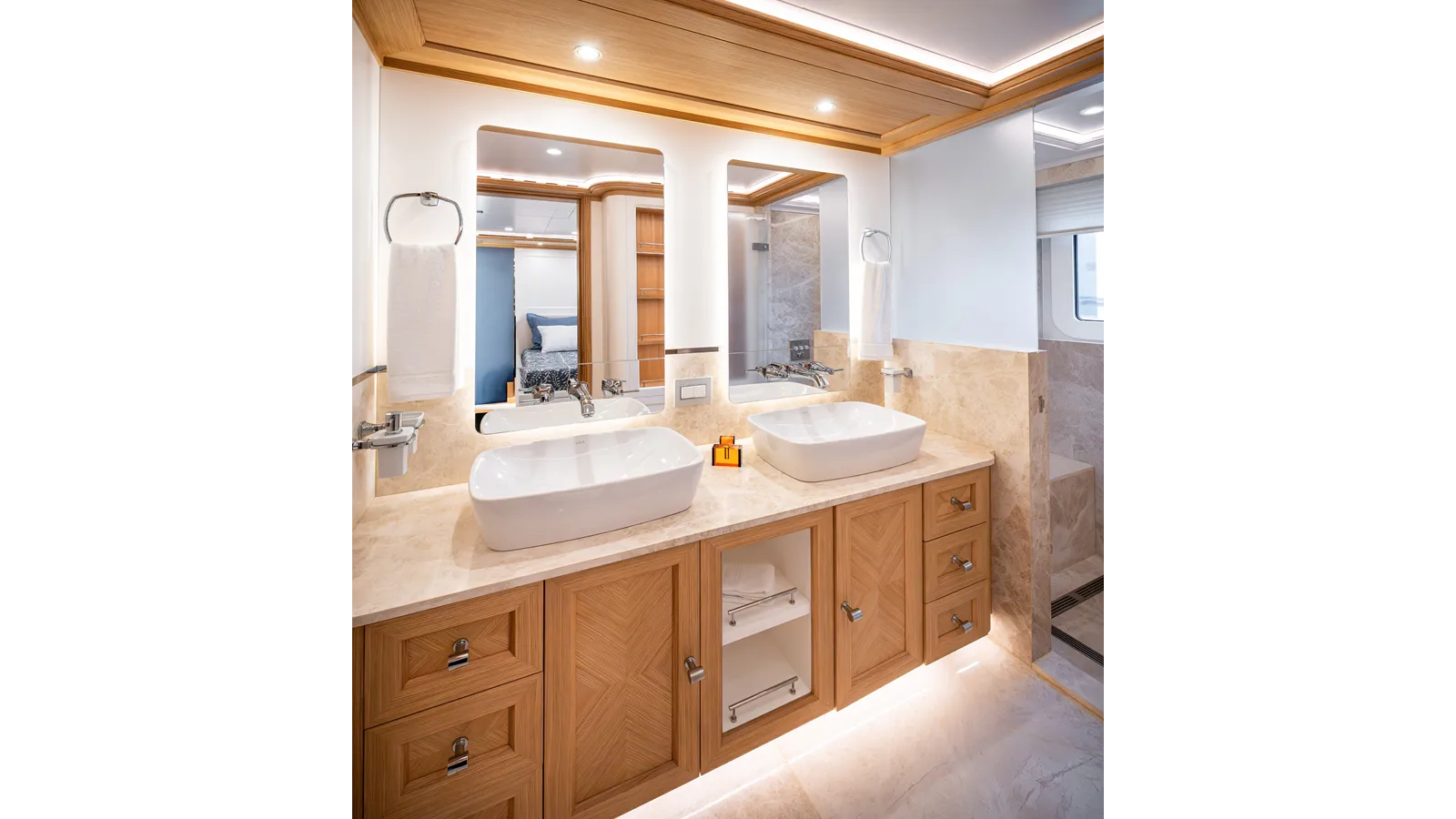 Продажа яхты SEVEN SEAS 120