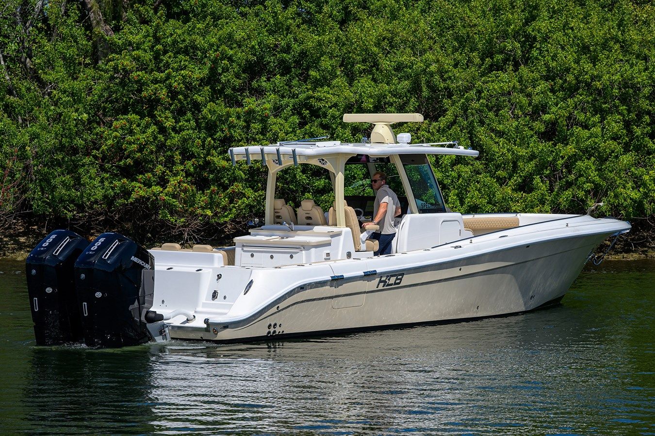 Buy a SPRINKLES 39 Speciale at Shestakov Yacht Sales