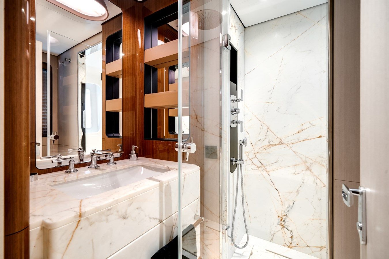 Buy a yacht TYCOON - Azimut Yachts