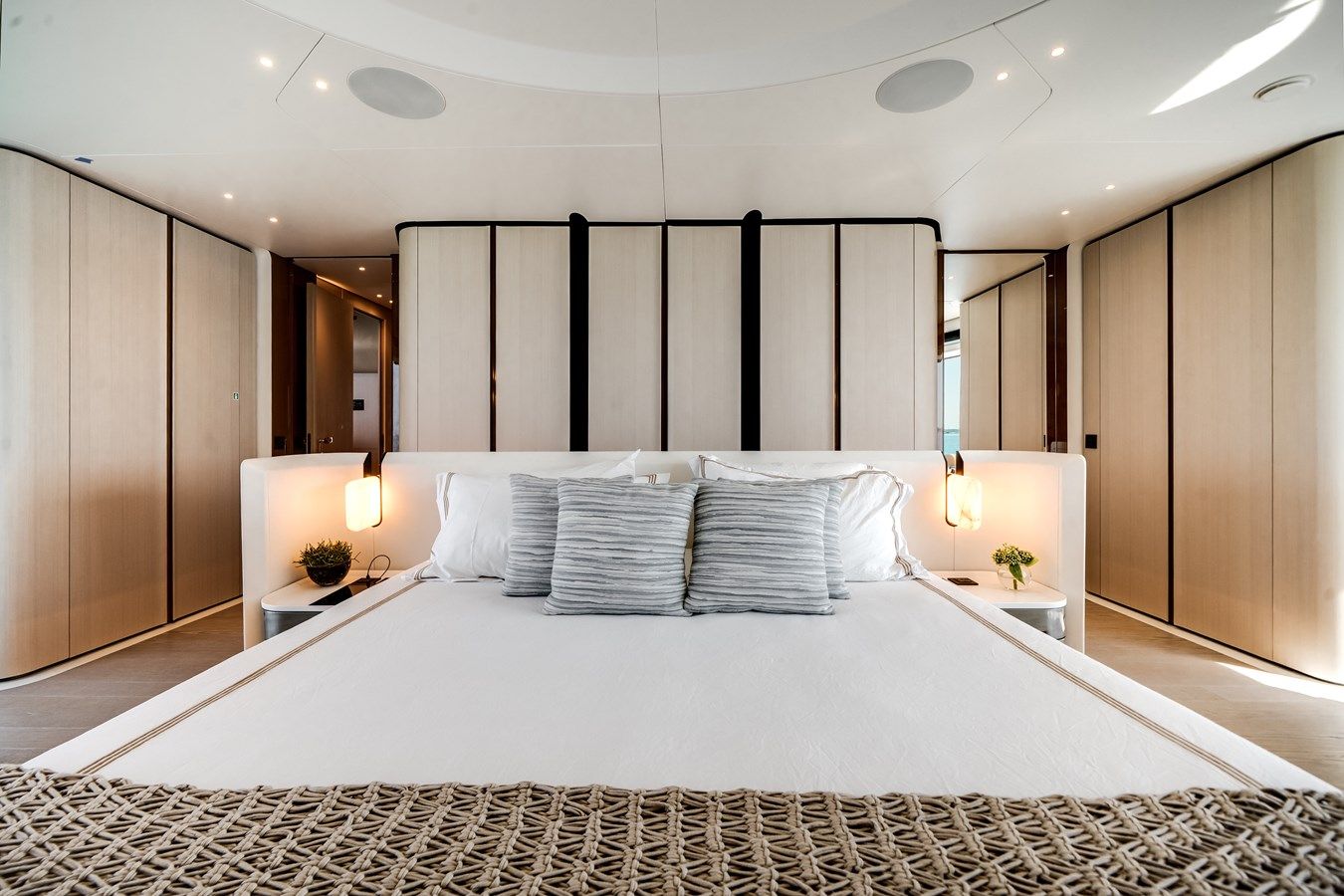 Buy a TYCOON - Azimut Yachts at Shestakov Yacht Sales