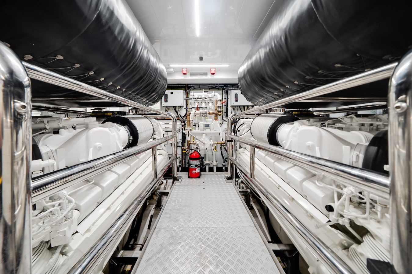 Buy a TYCOON 115 at Shestakov Yacht Sales