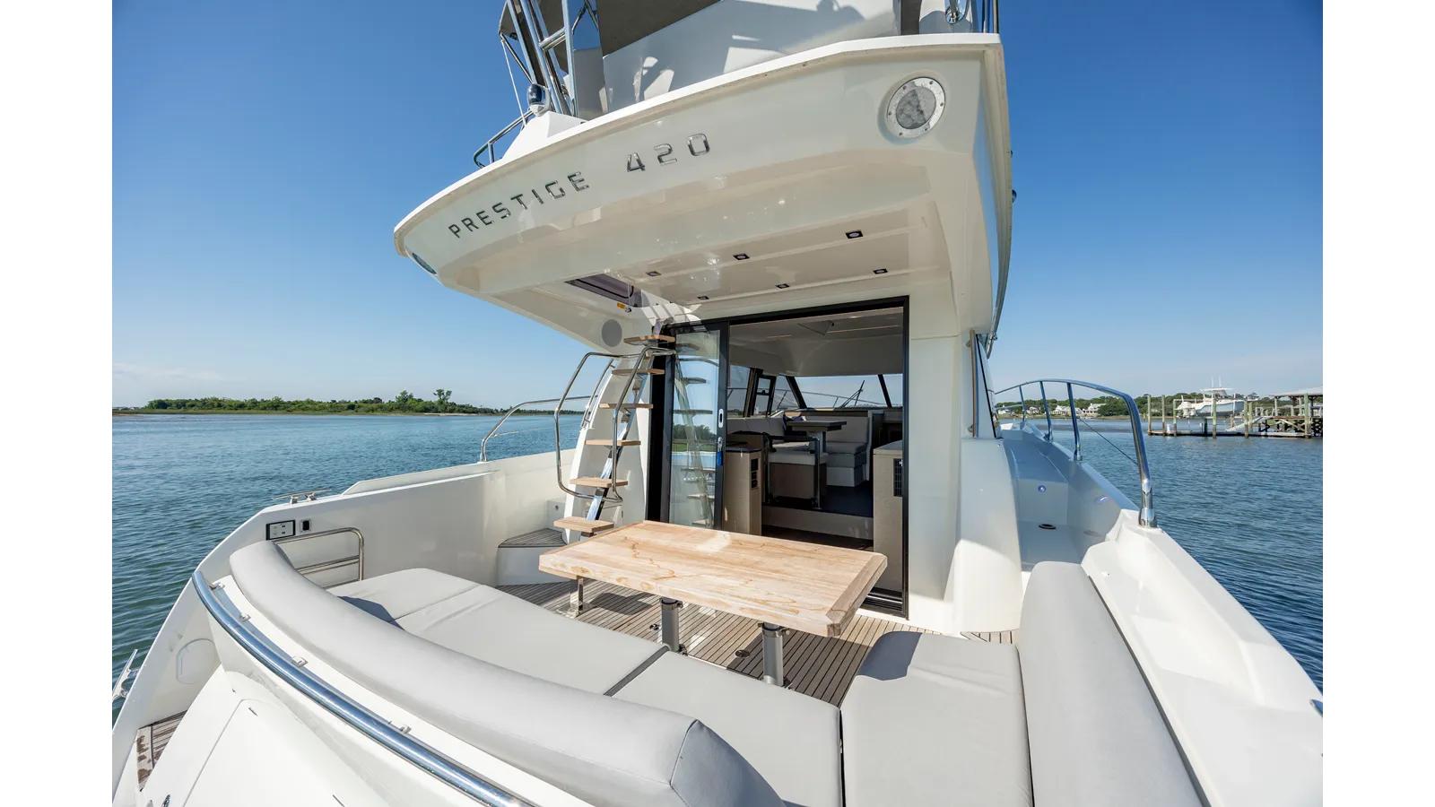 420 - PRESTIGE yacht sale