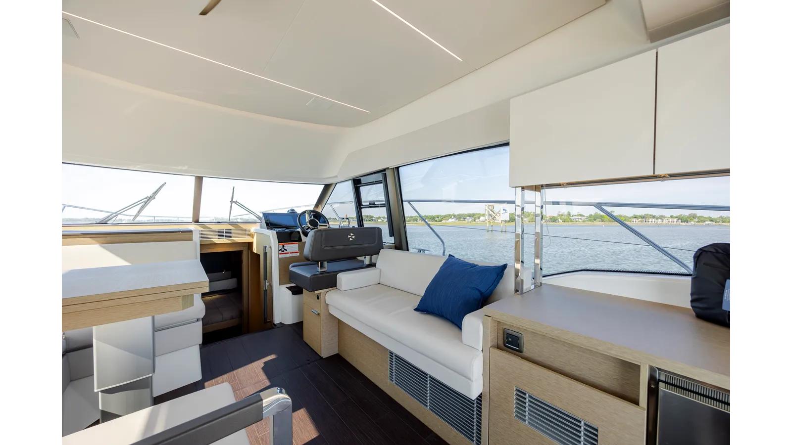 Buy a yacht 420 - PRESTIGE