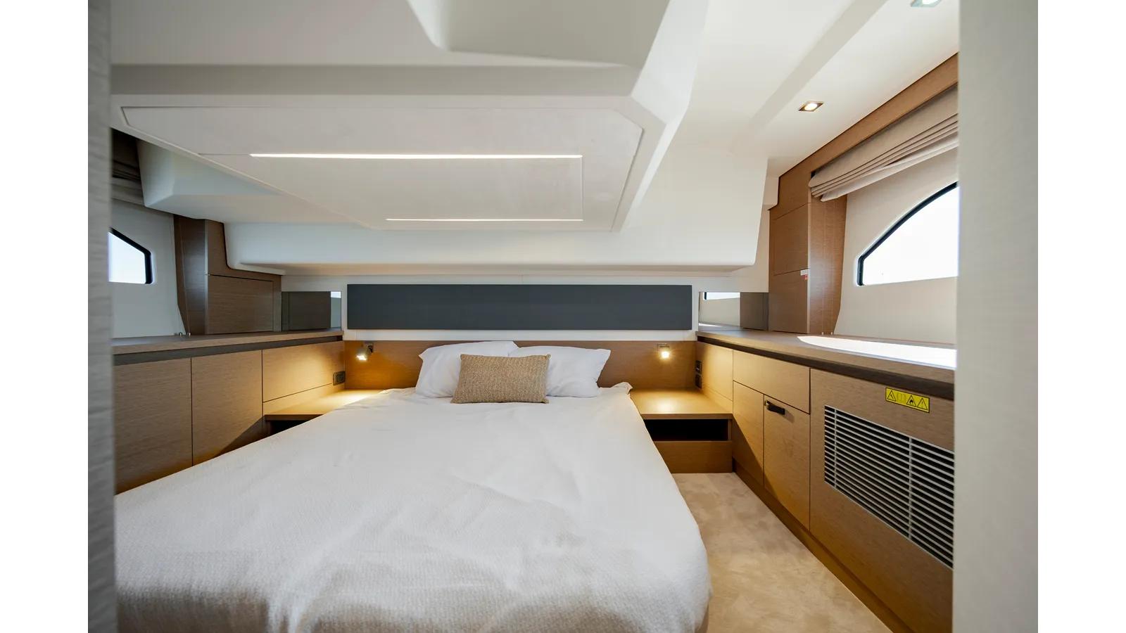 best yacht sales deals 420 - PRESTIGE