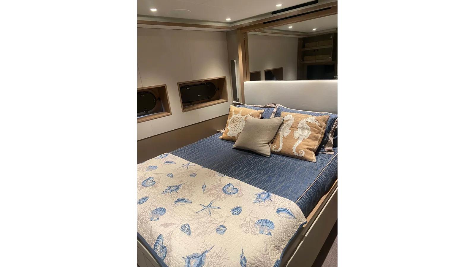 NO DESTINATION - Damen Yachting price