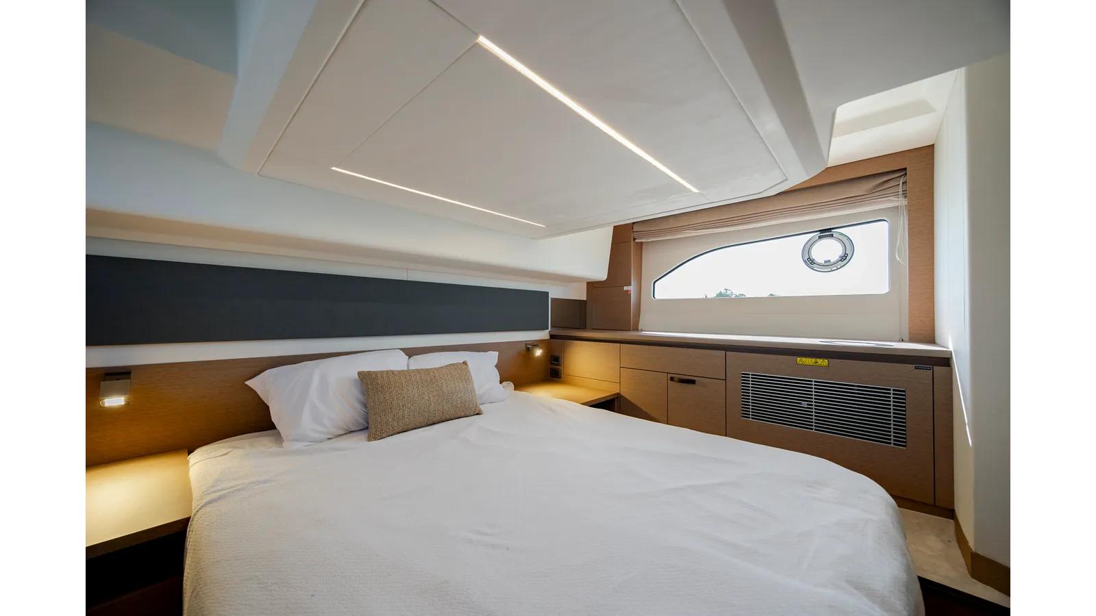 Buy a 420 42 at Shestakov Yacht Sales