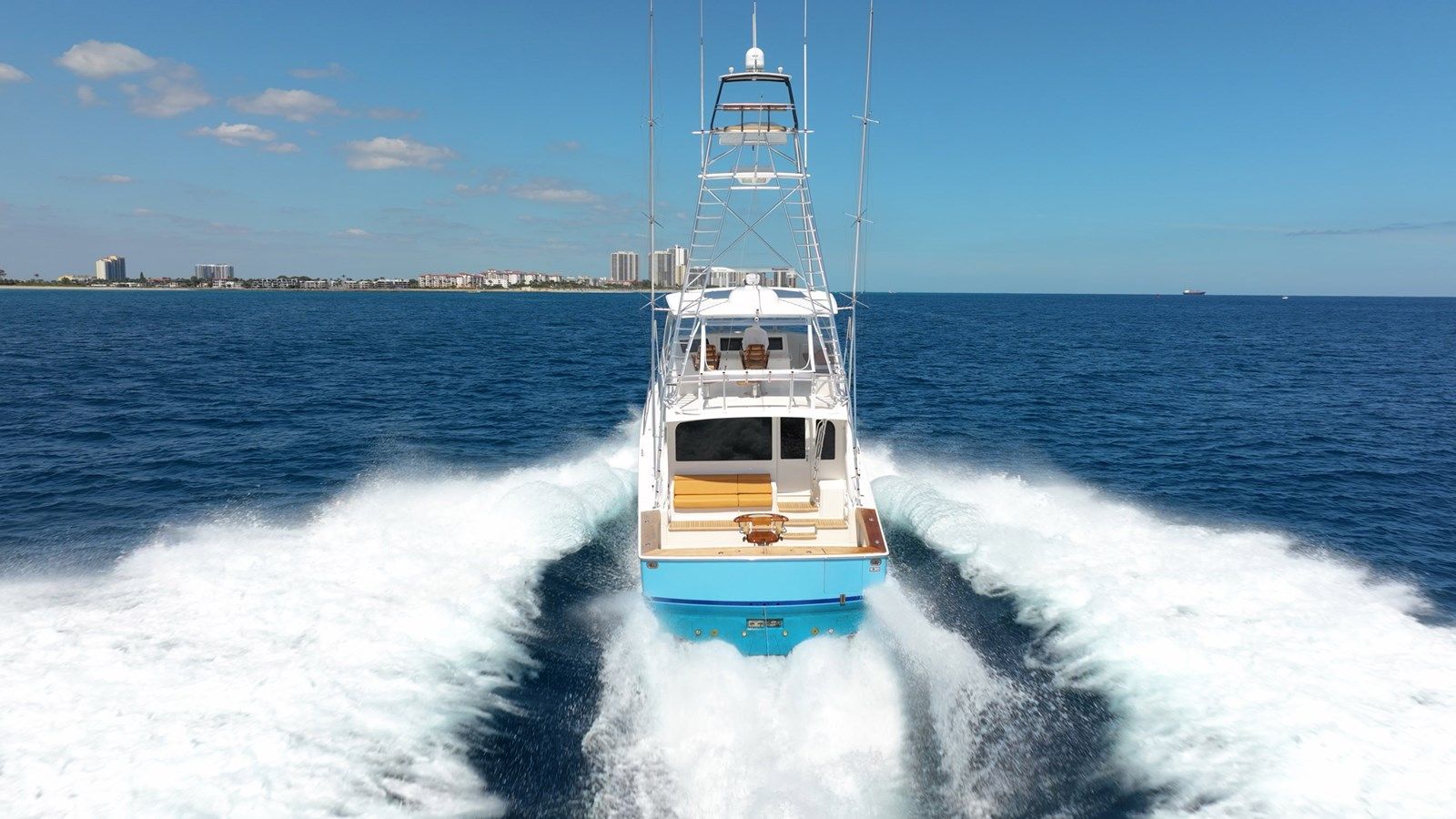 Купить яхту Defiance Convertible в Shestakov Yacht Sales