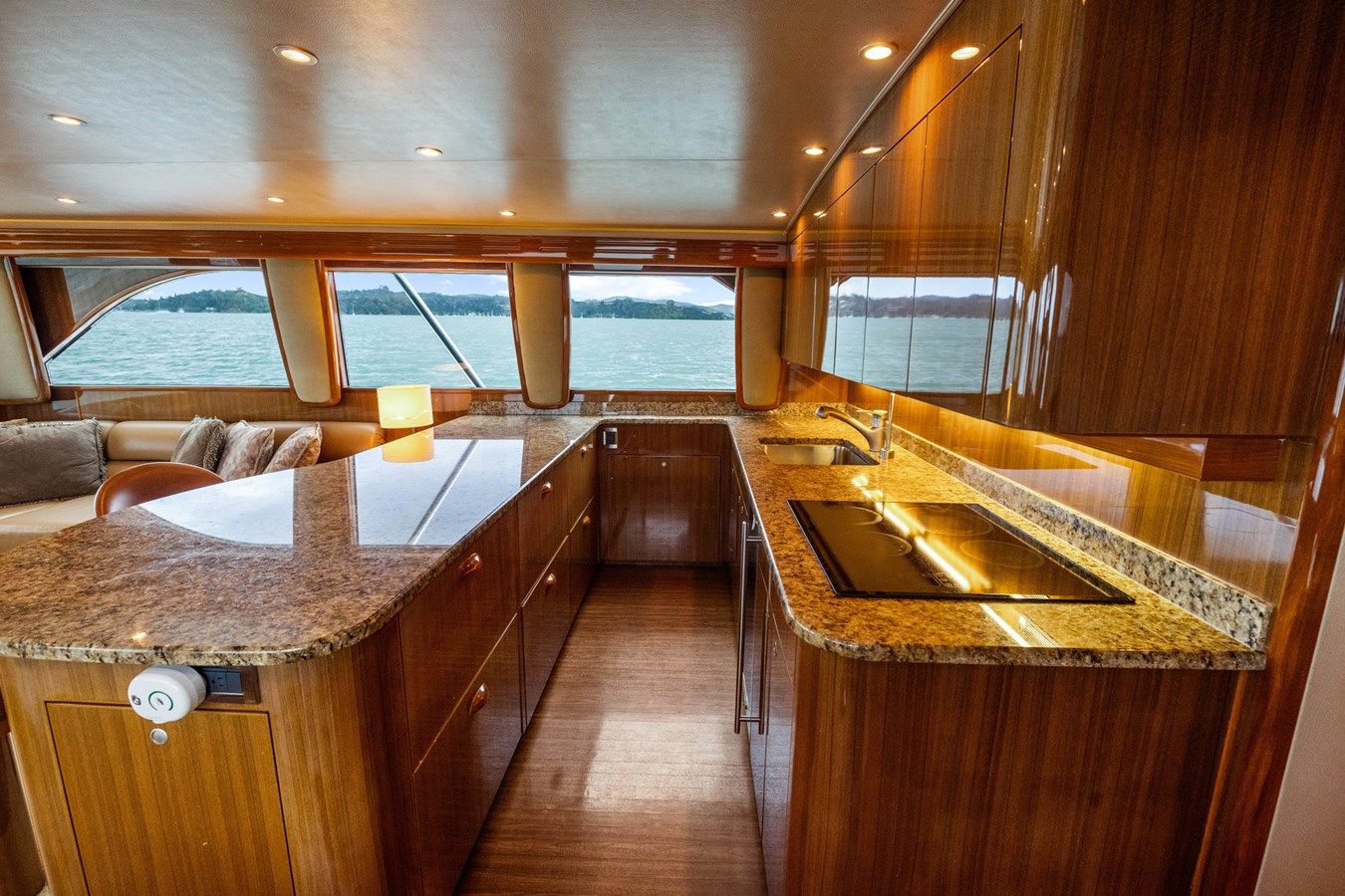 Лучшие предложения покупки яхты Defiance - VIKING