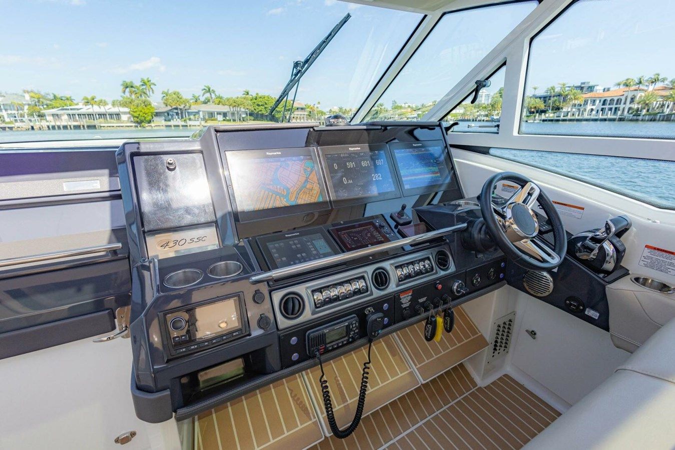 Лучшая цена на Seaspan - Formula Boats