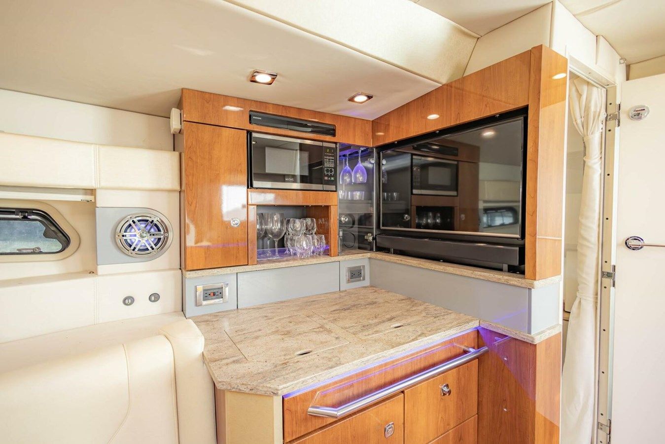 Купить яхту Seaspan 2018 в Shestakov Yacht Sales