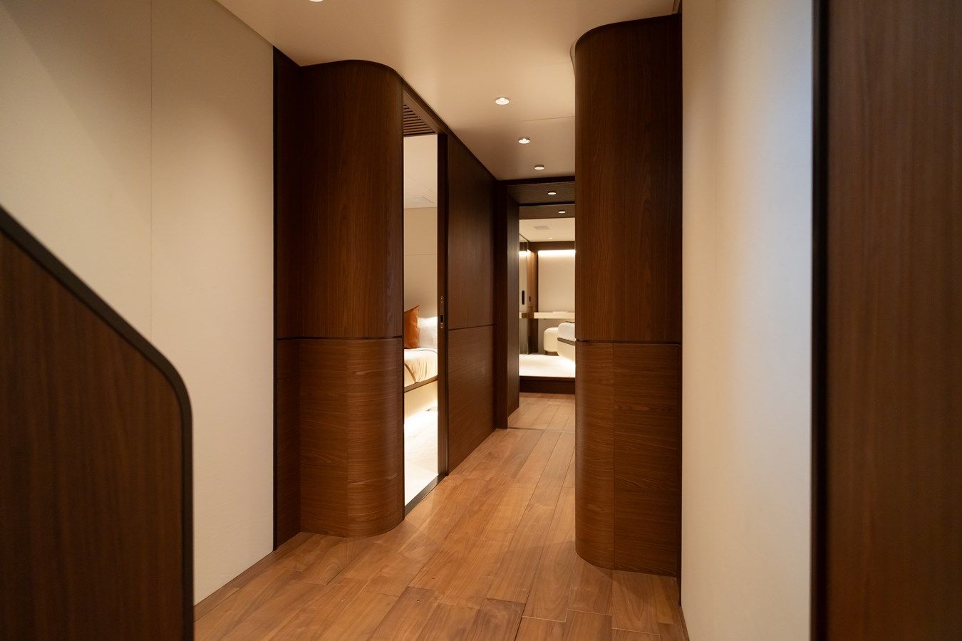 Купить яхту EXTRA X90 FAST в Shestakov Yacht Sales