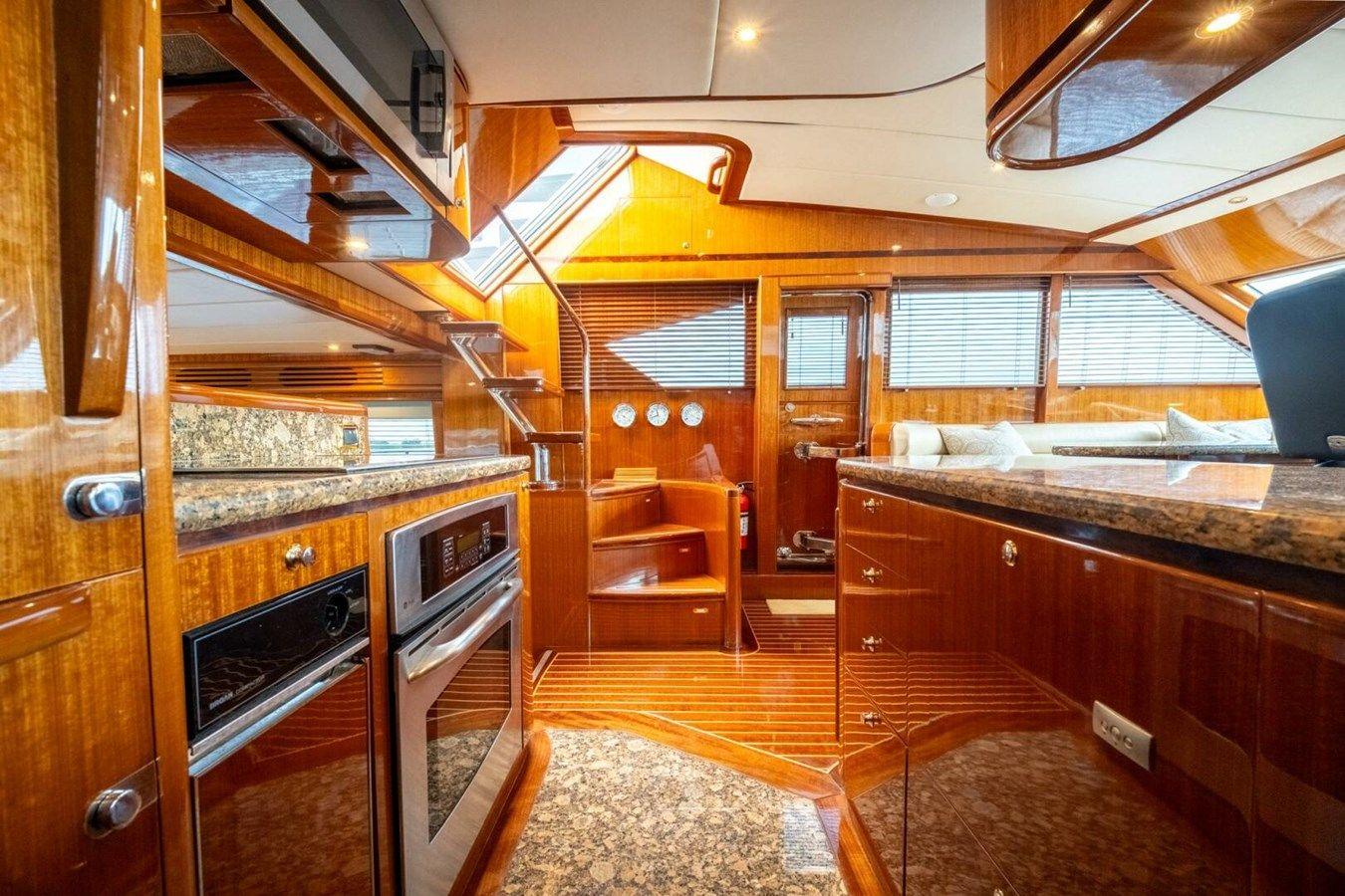 WHILEAWAY III 630 Pilothouse