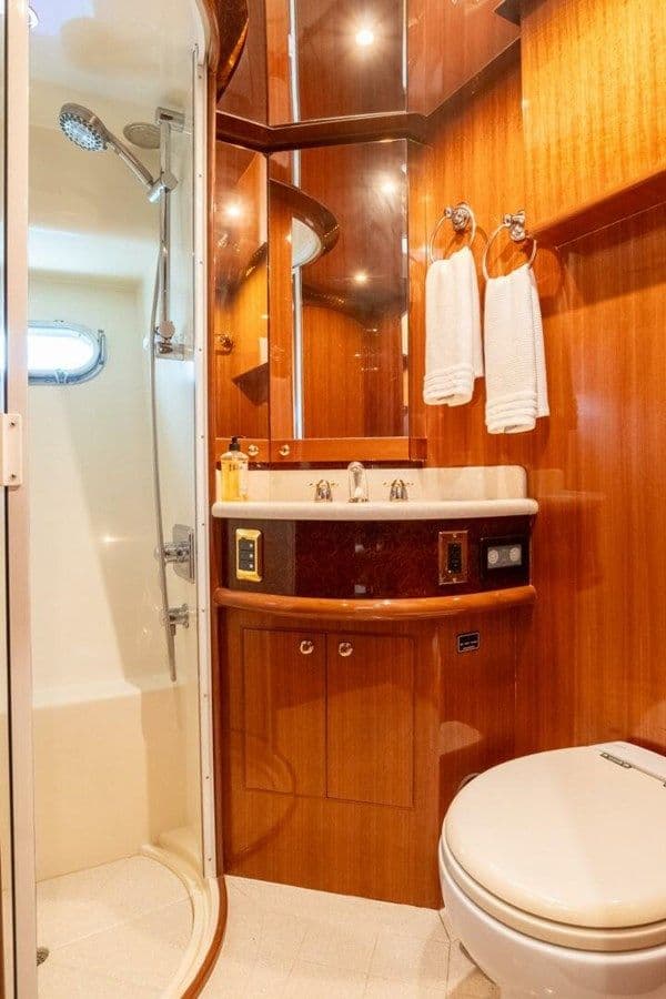 the best price on WHILEAWAY III 2008