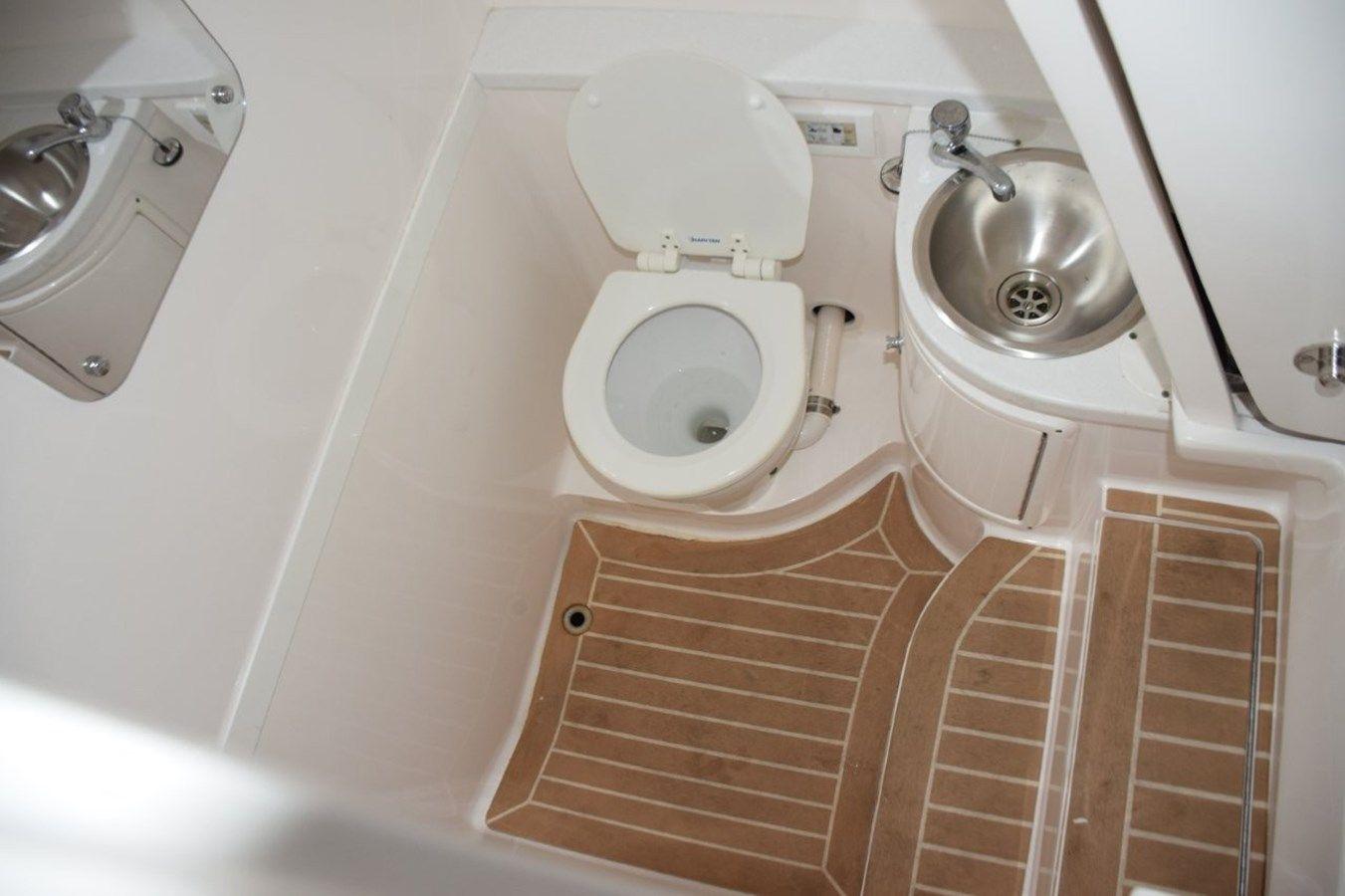 Buy a yacht OZ - INTREPID POWERBOATS INC